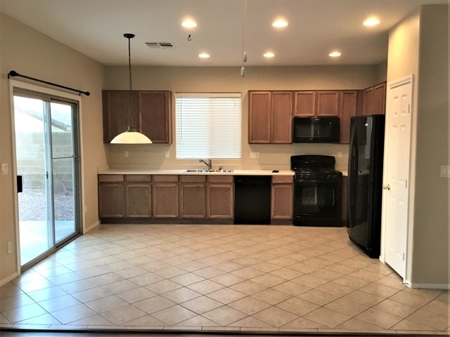 Building Photo - 3469 Chelsea Grove St