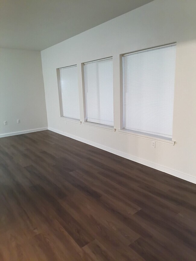 Foto del edificio - 16804 SE Division St