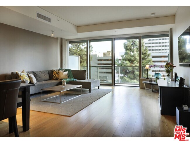 Foto del edificio - 1155 S Grand Ave
