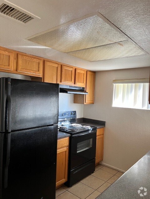 Building Photo - 2679 W Ocotillo Rd