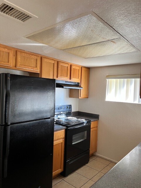 Primary Photo - 2679 W Ocotillo Rd