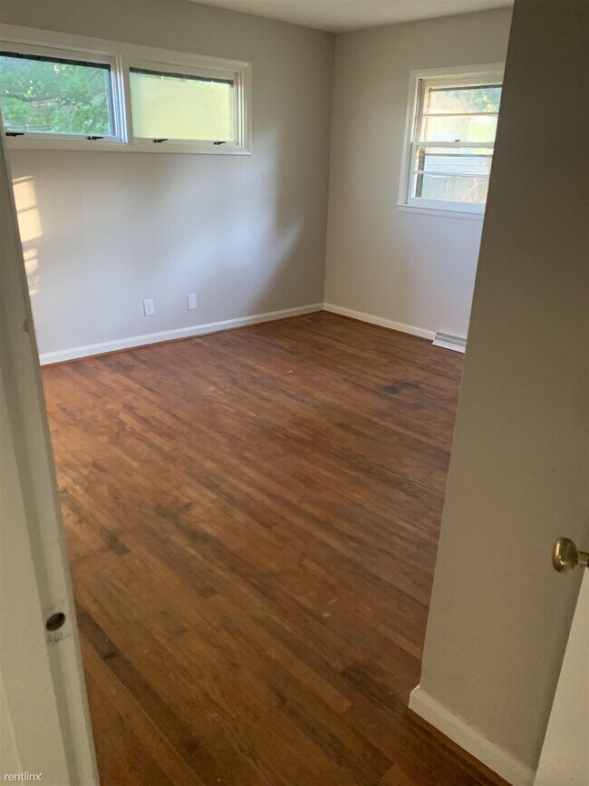 Foto del edificio - 1613 8th Ave SW