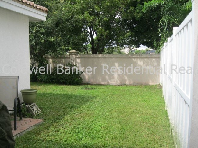 Building Photo - 5467 NW 95th Ave