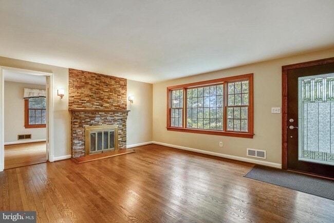Building Photo - 2325 Highland Ave