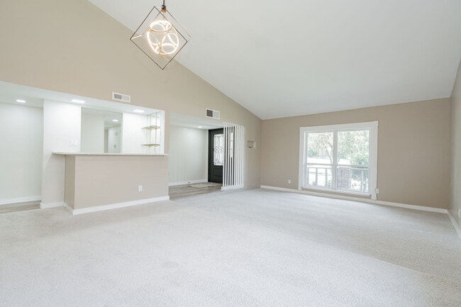Building Photo - 3733 Magnolia Dr