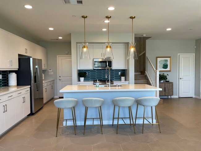 Building Photo - 27653 Park Circle Way