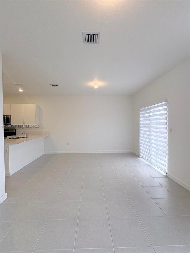 Foto del edificio - 2490 SE 29th St