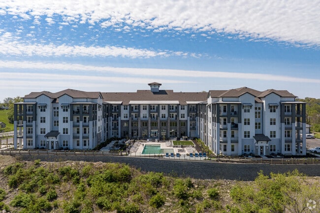 Building Photo - Tapestry Ridge