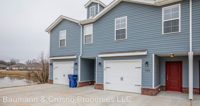 Building Photo - 3 br, 2 bath Apartment - 1104 Holly St A