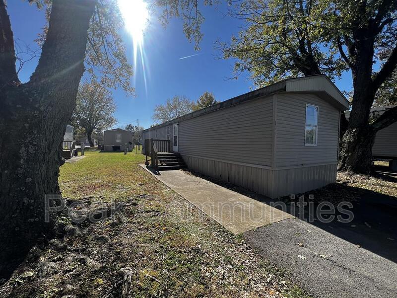 165 Pine St, Hopkinsville, KY 42240 House Rental in Hopkinsville, KY