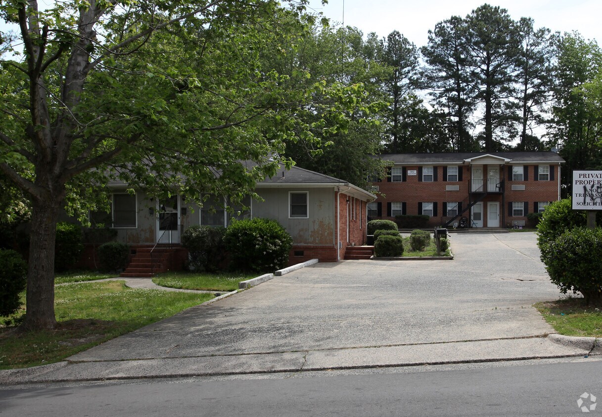 Primary Photo - 502-506 Raynor St
