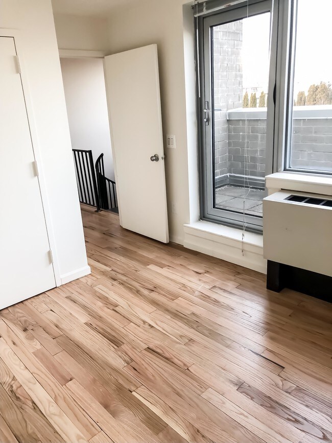 Building Photo - 2 bedroom in New York NY 10009