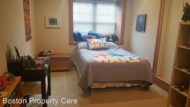 Foto del edificio - 4 br, 3.5 bath House - 145 Longwood Ave #4