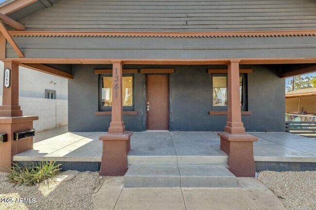 Foto del edificio - 1341 E Willetta St