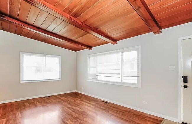 Building Photo - 1437 W 104th St