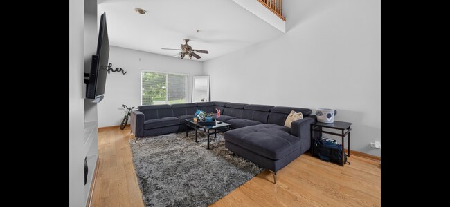 Building Photo - 949 Tanager Ct