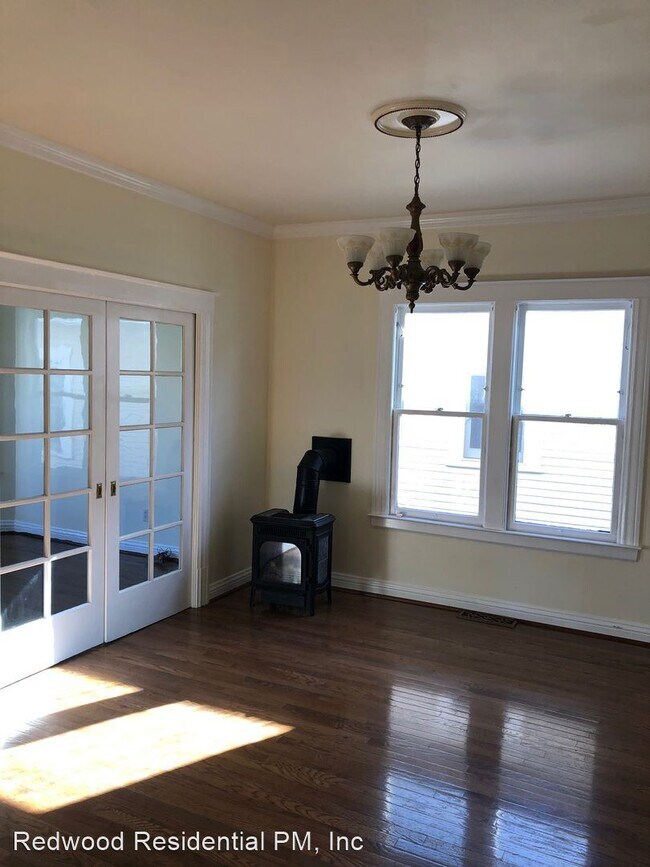 Building Photo - 2 br, 1 bath House - 630 Charles Street