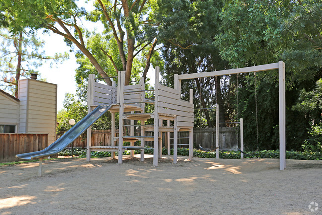 Building Photo - Olivewood Apartments