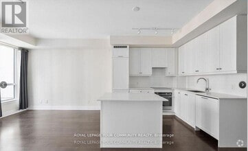Building Photo - 9075-9075 Jane St