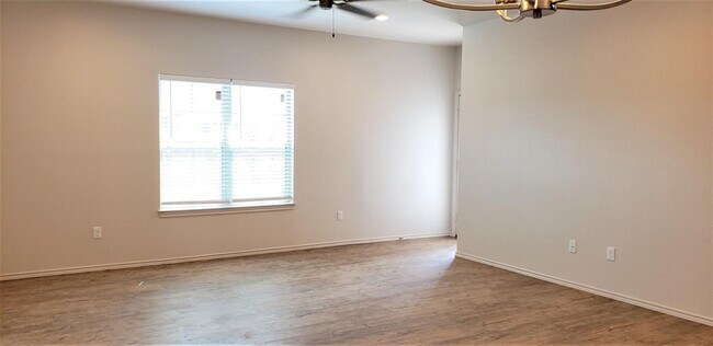 Foto del edificio - Cooper ISD- Luxury Duplex in Southwest Lub...