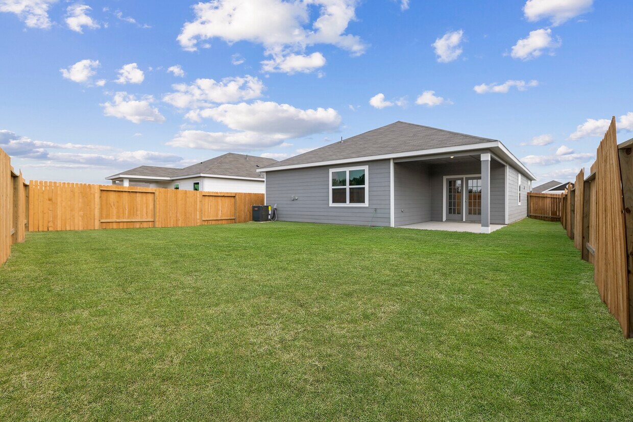 Building Photo - 15619 Plum Brk Dr