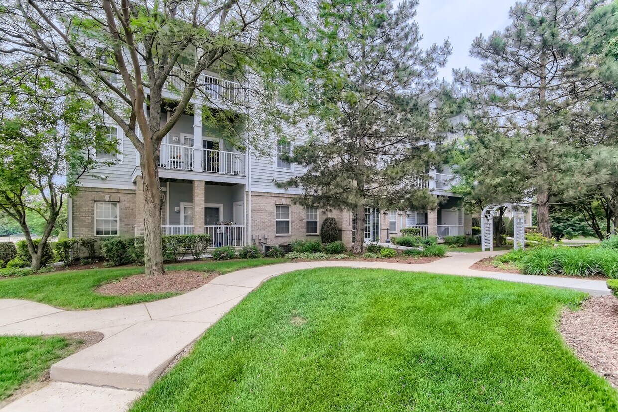 Primary Photo - 1315 W Lake St