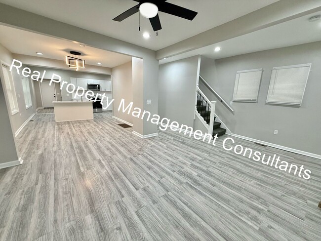 Foto del edificio - Stylishly Updated 3-Bedroom, 3-Bath Home –...