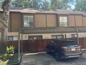 Building Photo - 11711 Memorial Dr