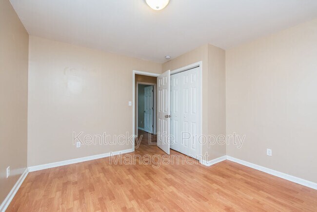 Foto del edificio - 322 S Broadway Park