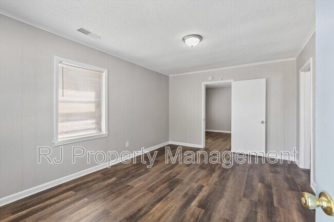 Foto del edificio - 535 Gilleas Rd