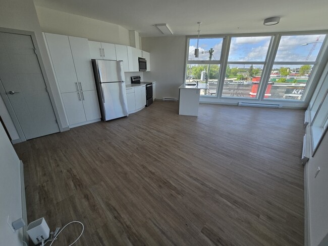 Building Photo - 1125 Pembina Hwy