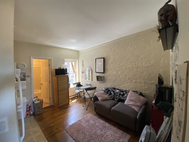 Building Photo - 886 Huntington Ave