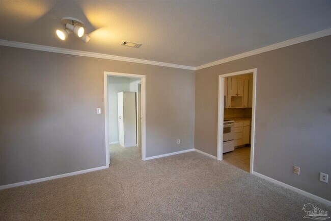 Building Photo - 109 Shirley Dr