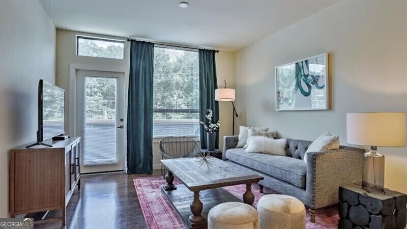Foto principal - 299 North Highland Avenue Northeast