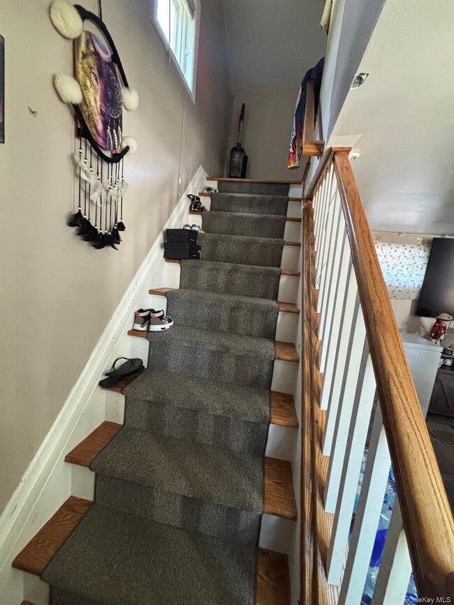 Building Photo - 16 Bellport St
