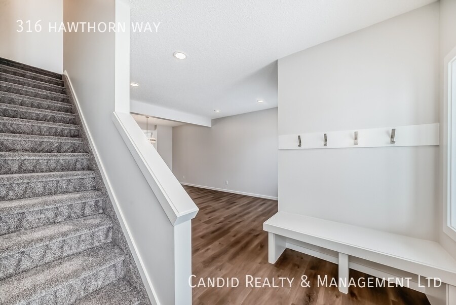 Building Photo - 3 bedroom full house for rent