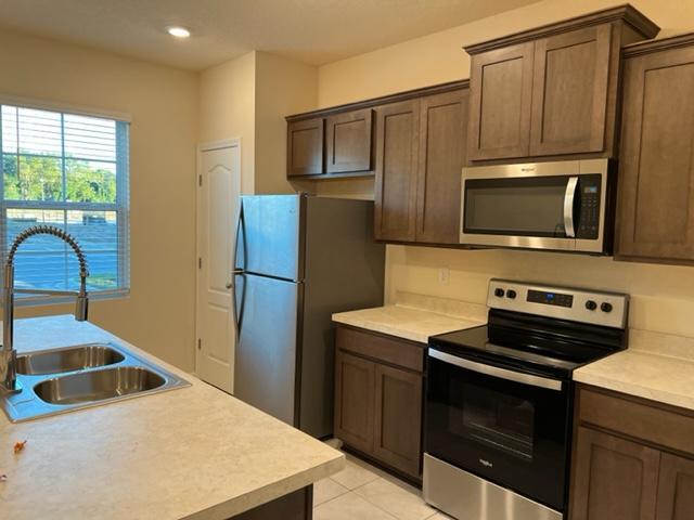 Building Photo - 8230 Watercourse Way
