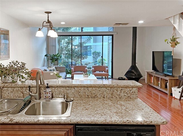 Building Photo - 209 Pineview
