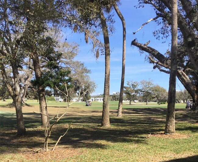 Foto del edificio - 48 Country Club Dr