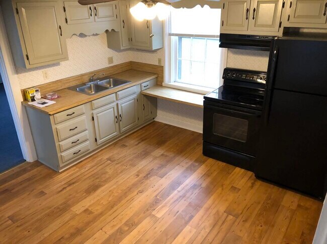 Kitchen - 164 S River St