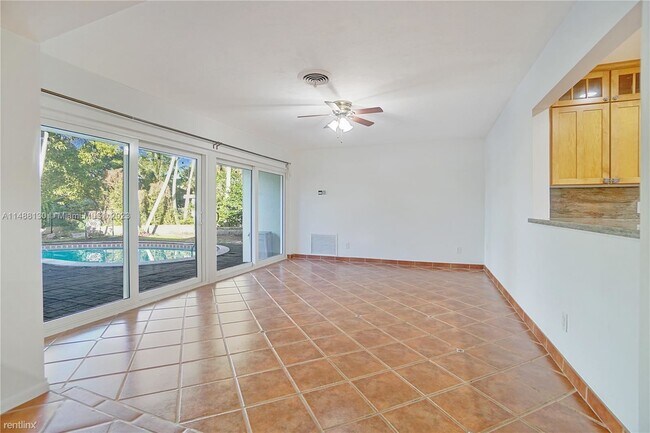 Foto del edificio - 3 br, 2 bath House - 831 NE 182nd St 0