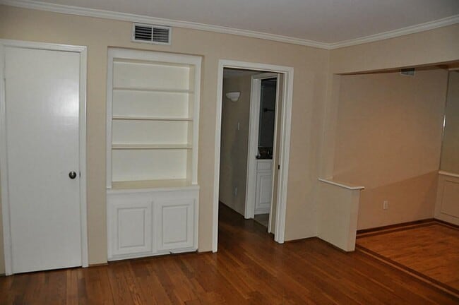 Building Photo - 800 Post Oak Blvd