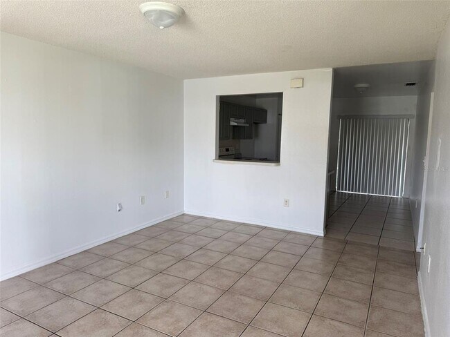 Foto del edificio - 638 Royalty Ct