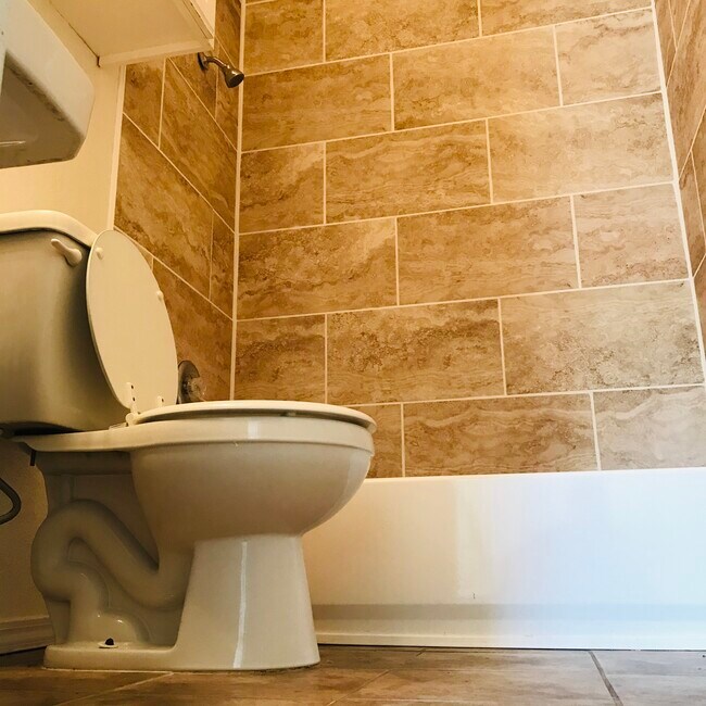 ceramic tiled showers - 14675 Judson Rd