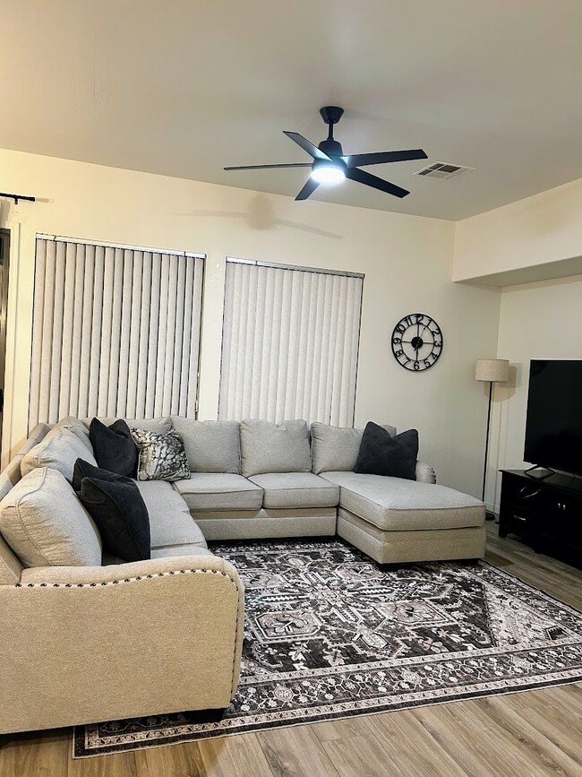 Photo - 719 S Longmore St House