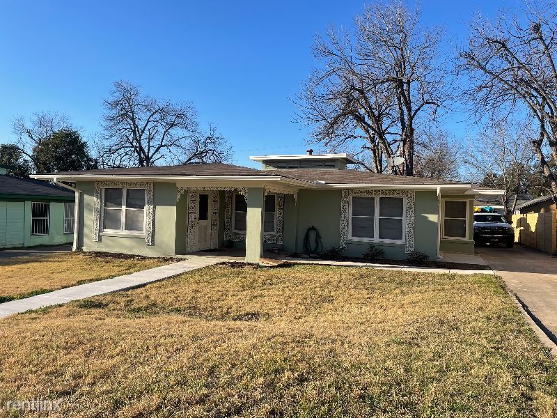 Primary Photo - 4 br, 2 bath House - 711 Chicago Blvd