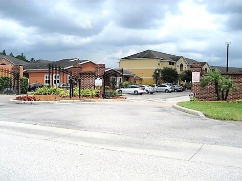 Condo gate - 16417 Enclave Village Dr