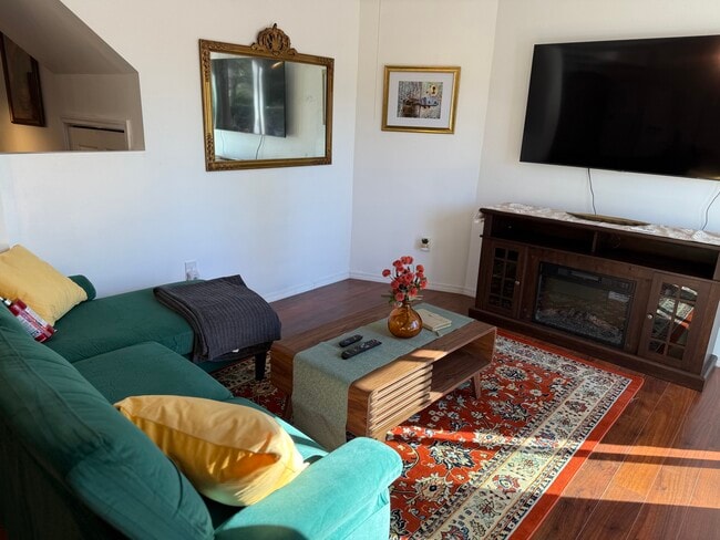 Foto del edificio - 452 Liberty Landing Dr