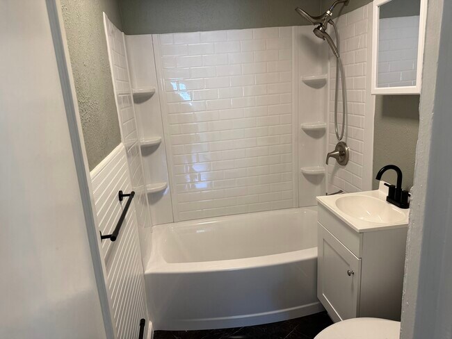 Foto del edificio - 1420 W Jackson St