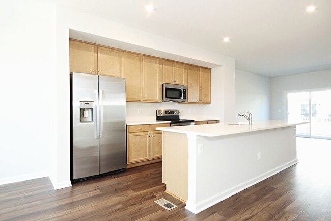 Building Photo - Walkable, Dog-Friendly Townhome Near Downtown Crozet